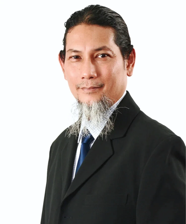 Edzlyzam, Chief Project Officer at Puncak AI, professional headshot