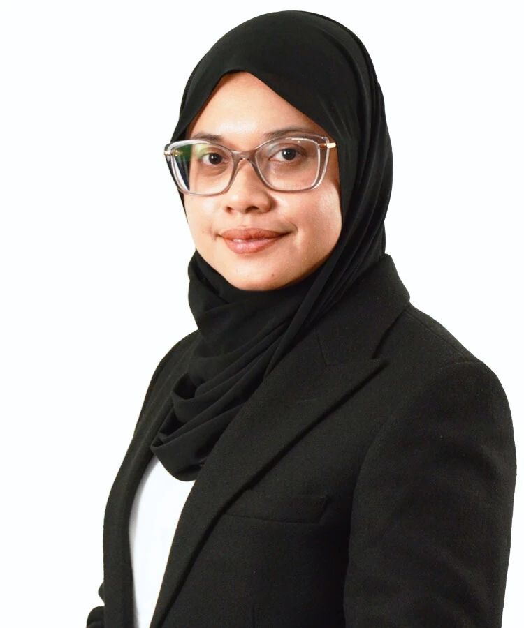 Nurazrin, Senior Al Business Analyst at Puncak AI, professional headshot