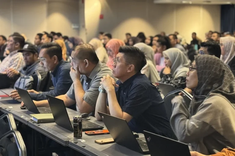 Audience at Puncak Ai Training & Certification event listening to Speaker Mohamed Harun bin Haji Abdul Jabbar presentation.